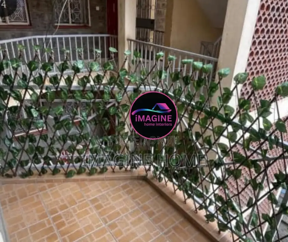 Expandable, Stretchable Green Fence