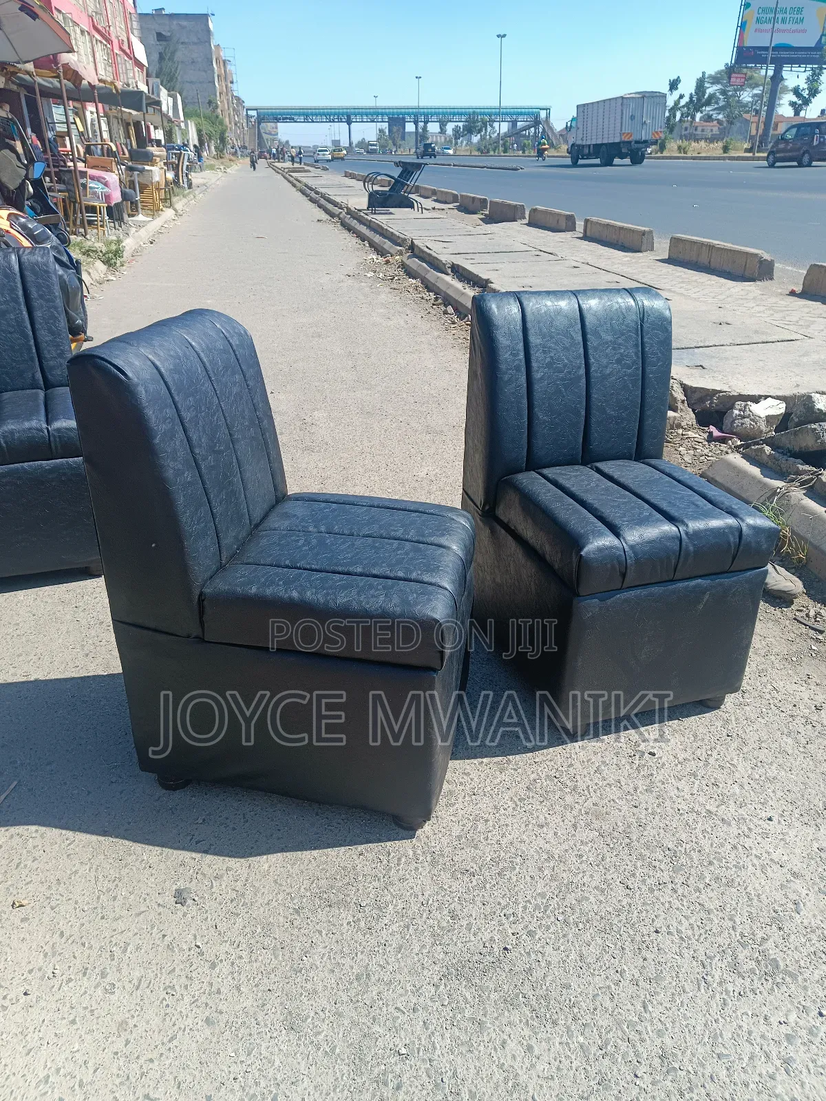 Single Seater Black Restaurant Couches or Waiting Seats