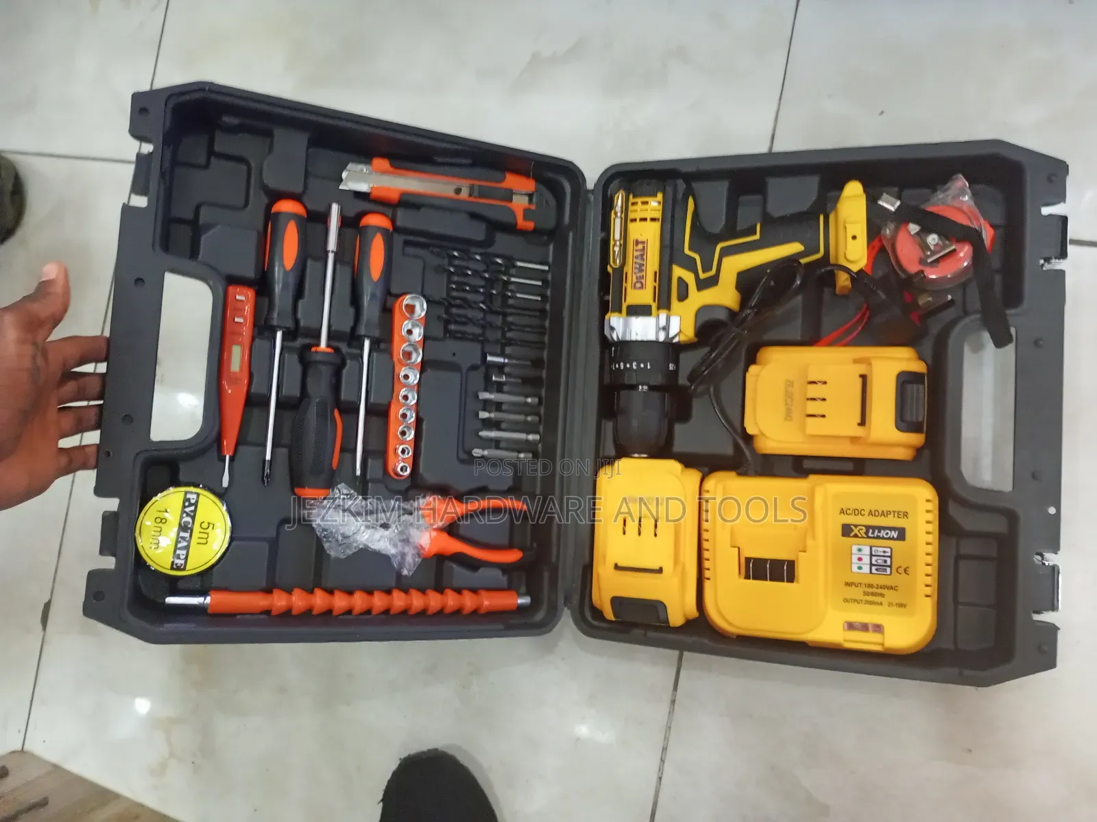 Cordless Drill Kit (Dewalt)