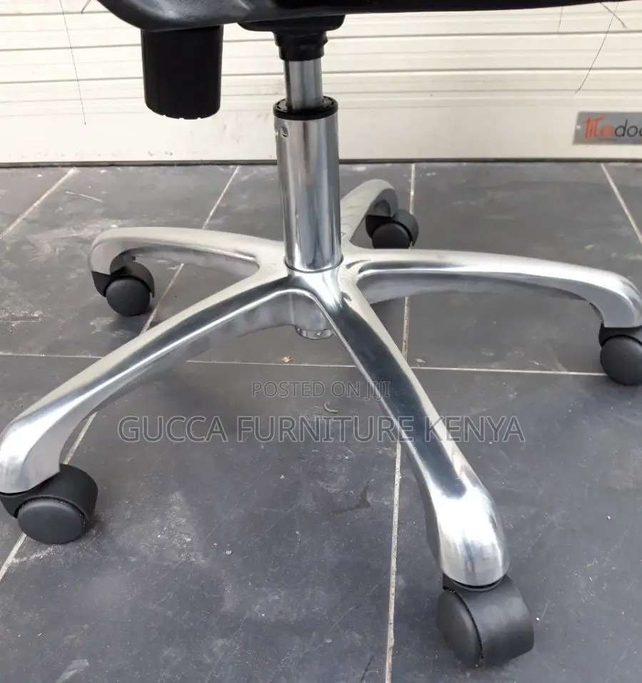 Office Chairs: Mesh Simple School Secretary Chair in Black