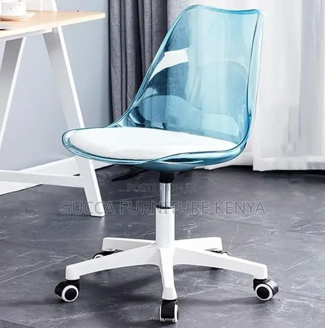 Home Chairs: Transparent Plastic Modern Coffee Chair