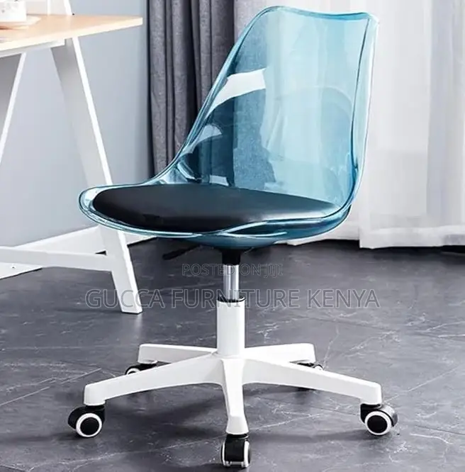 Home Chairs: Transparent Plastic Modern Coffee Chair
