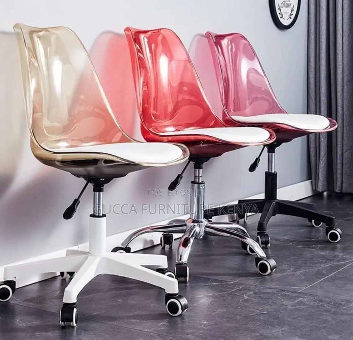 Home Chairs: Transparent Plastic Modern Coffee Chair