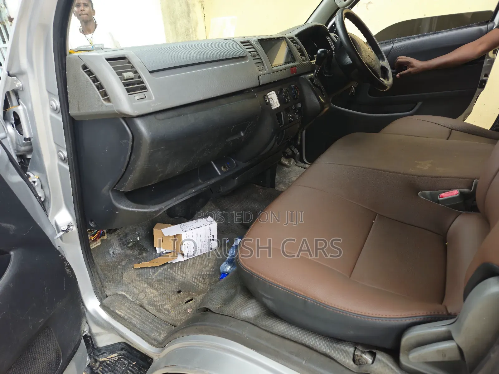 Toyota HiAce 2011 Silver