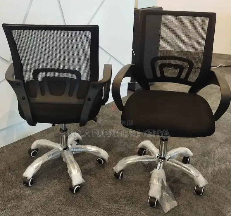 Office Chairs: Clerical Simple Office Chair With Wheels
