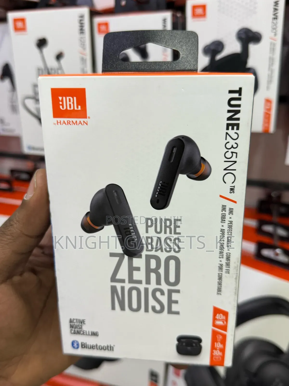 JBL Tune 235nc Buds