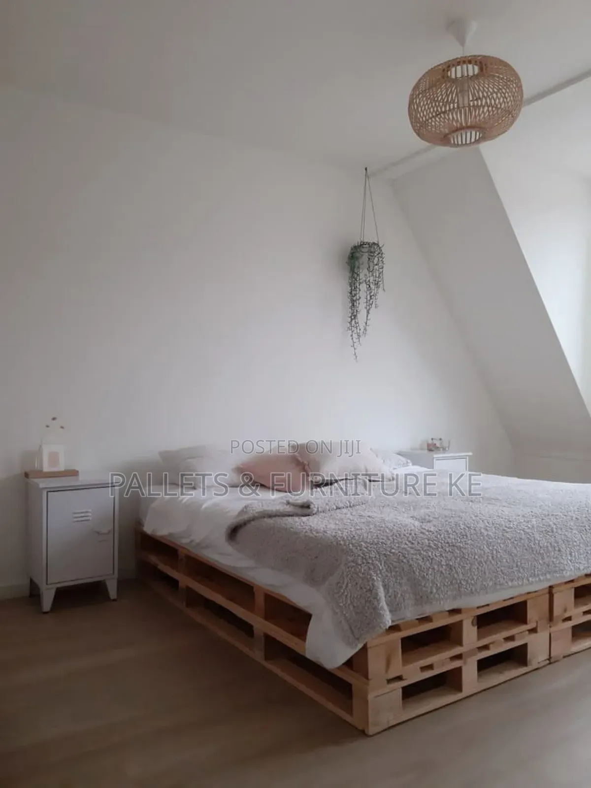 Plank House Pallet Bed