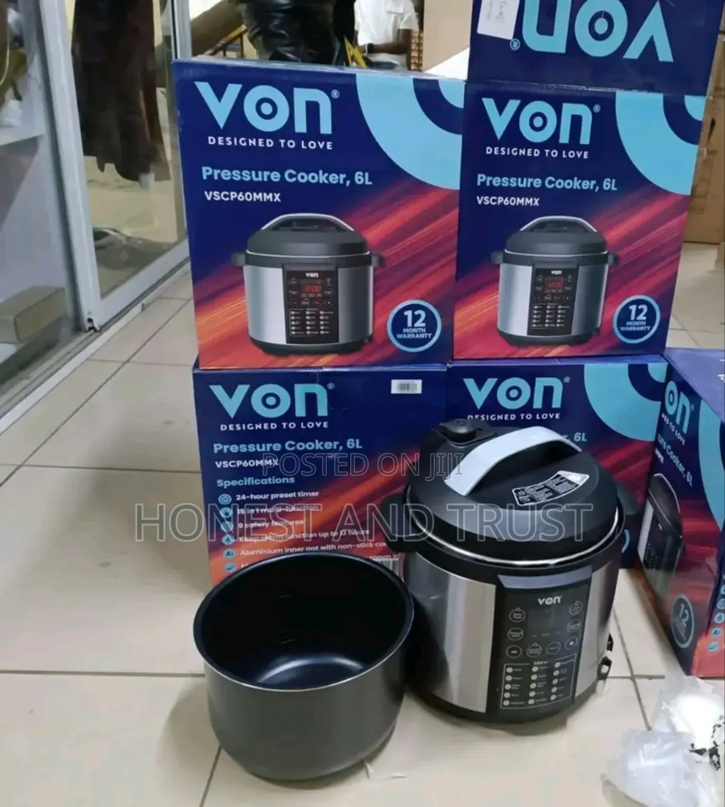 Pressure Cooker/6 Litres Von Pressure Cooker