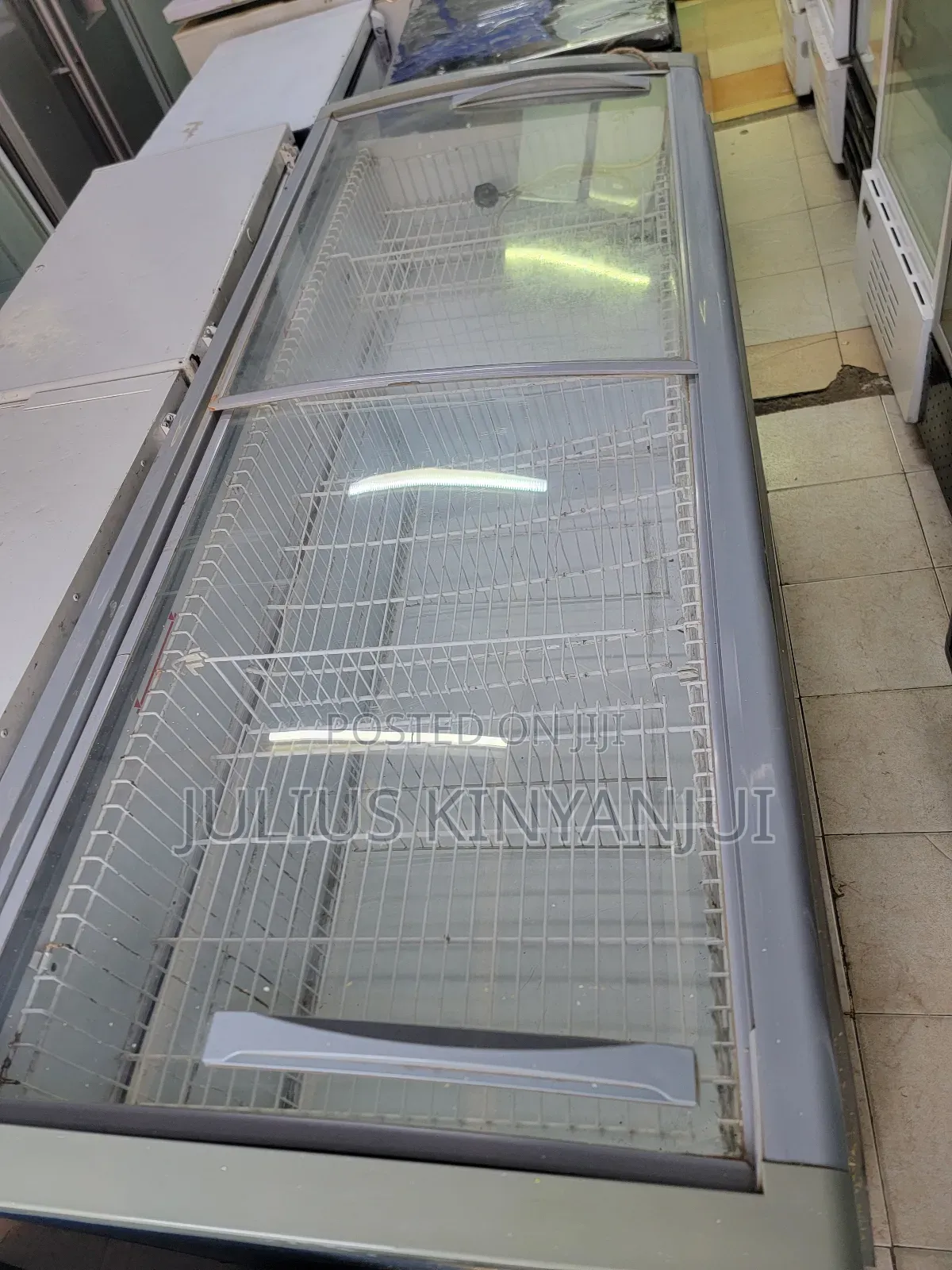 2.5m Island Freezer 1000l