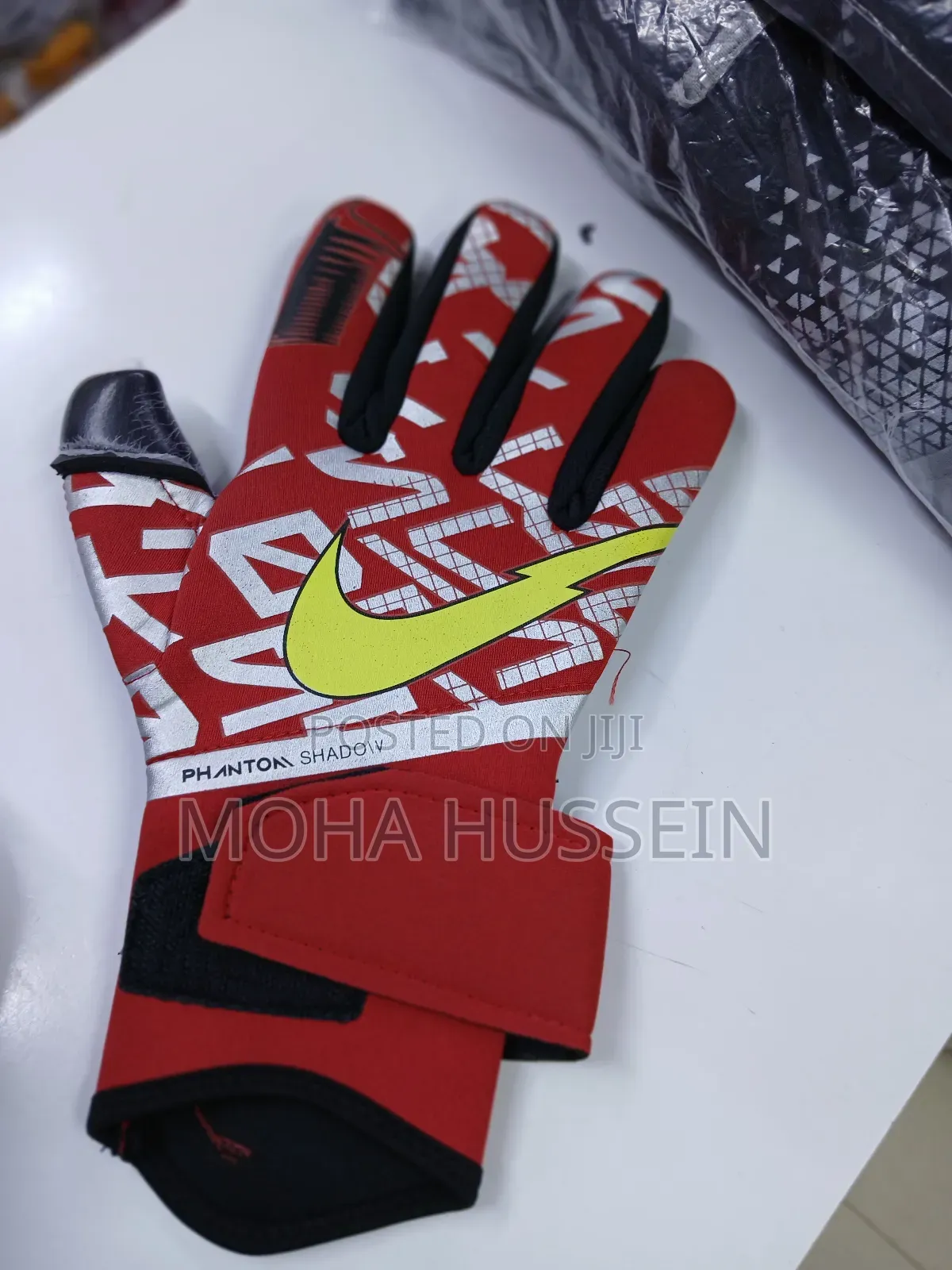 Phantom Goalkeeper Gloves