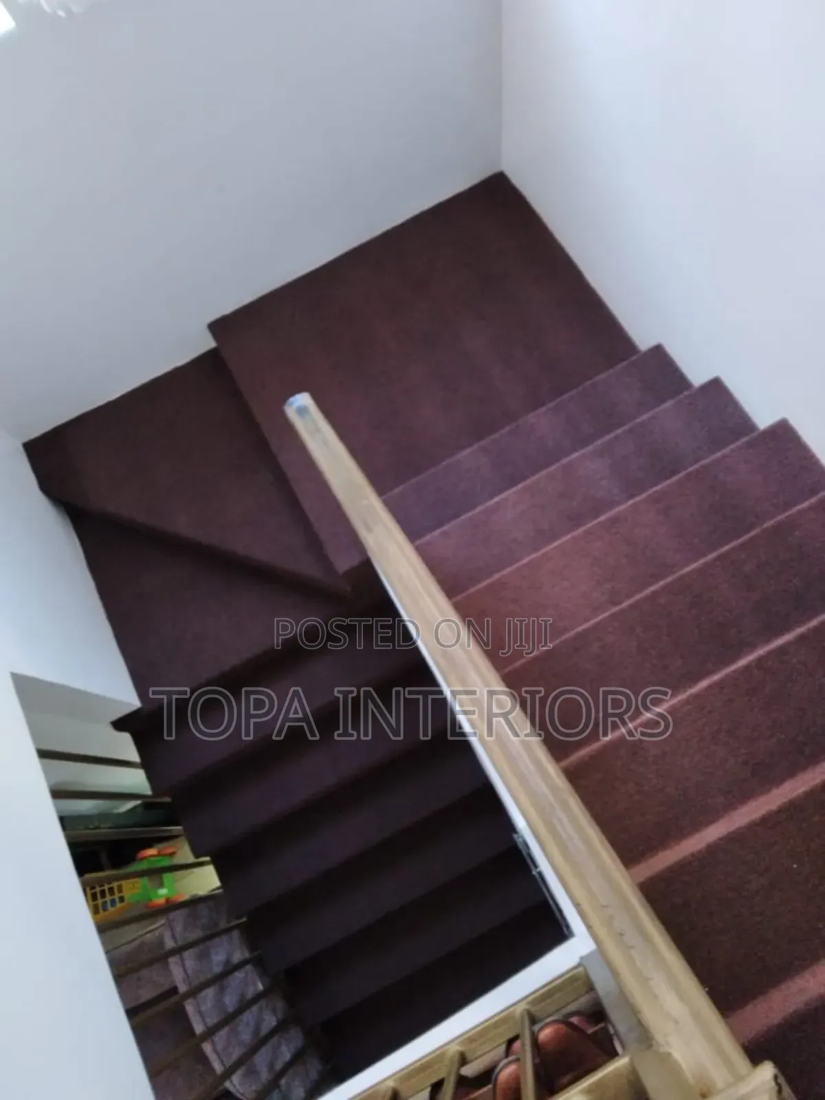 Brown Stairs Nonslip and Noise Cancelling Delta Floor Carpet