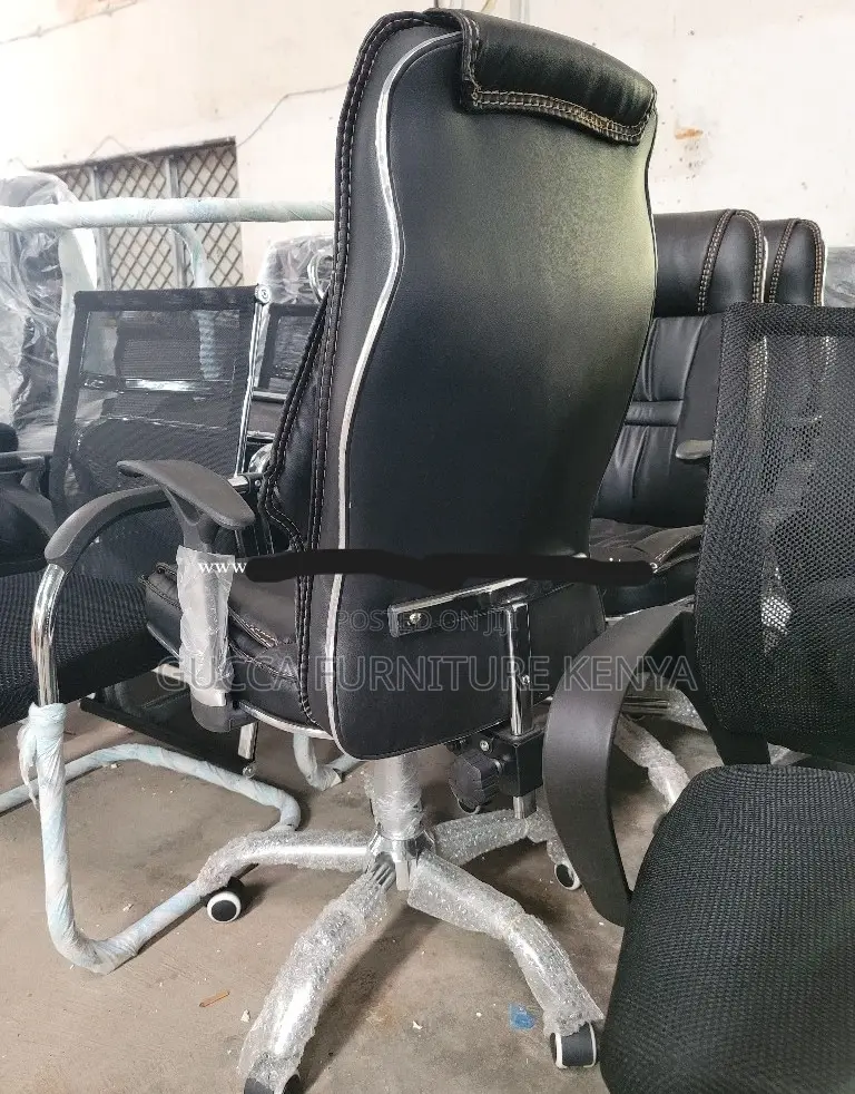 Office Chairs: Generic Leather Lumber Office Chair in Black