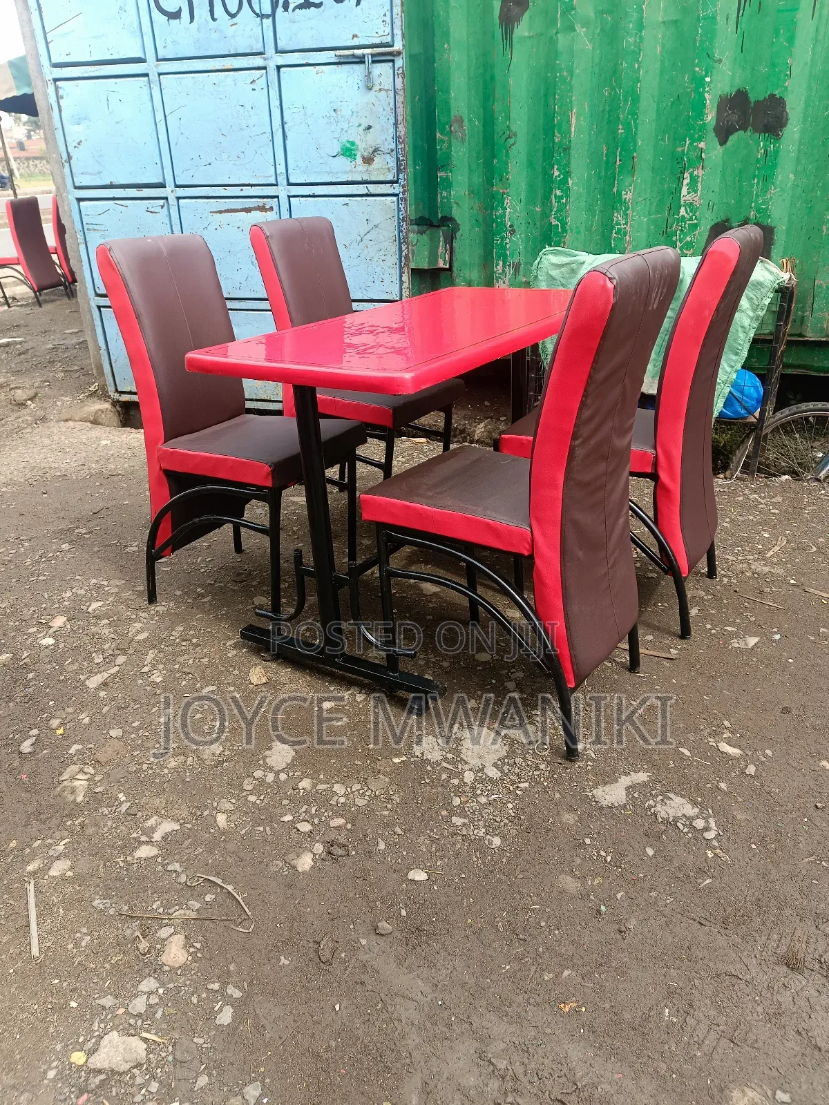 Executive Restaurant Set, Red and Brown 
