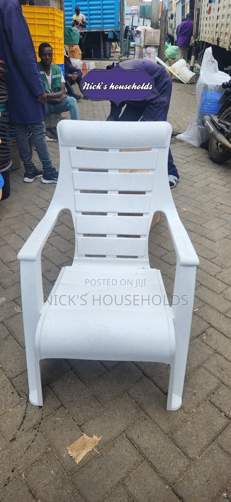 Marle White Plastic Chairs ( Relaxing Plastic Chairs)