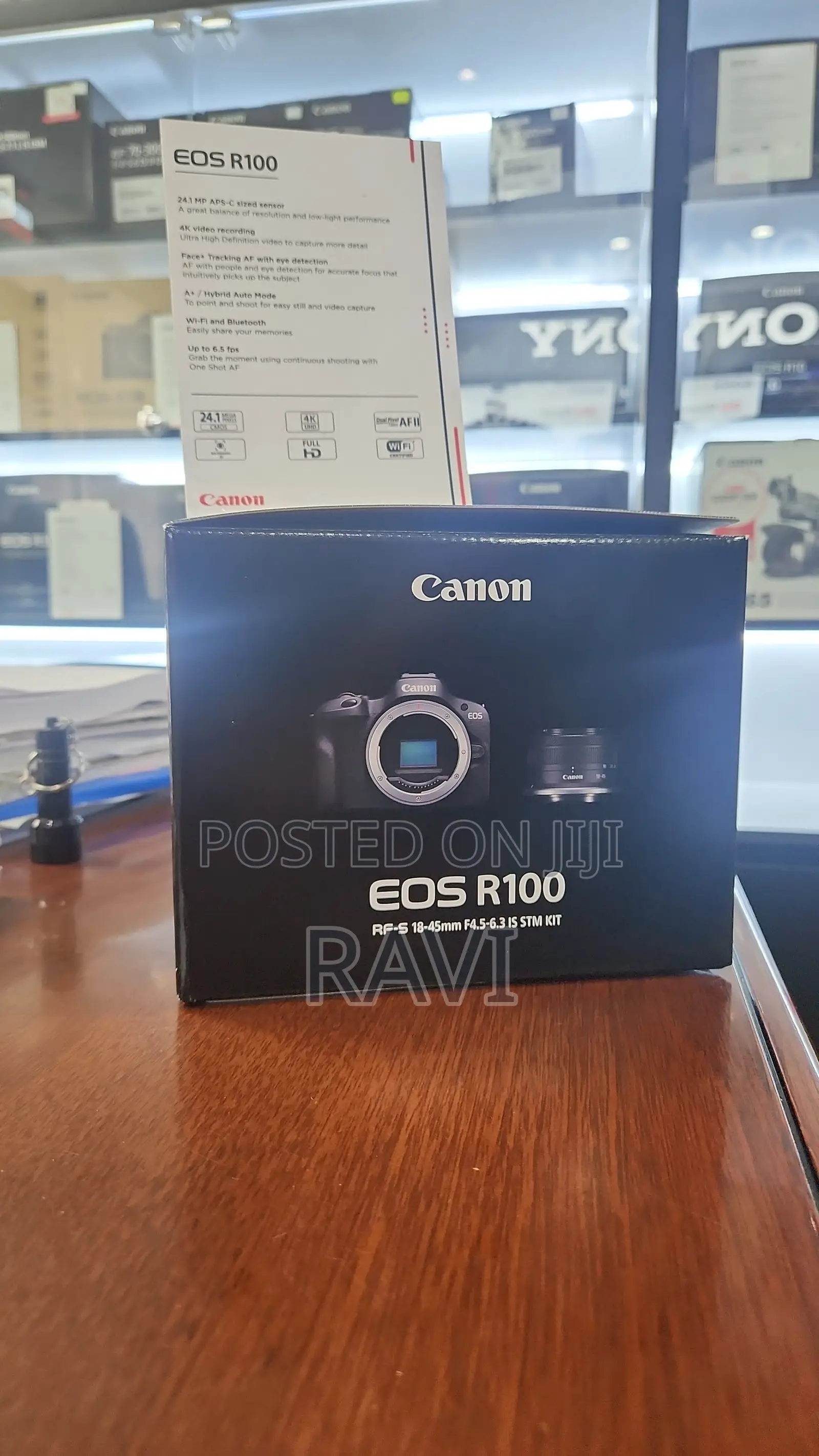 Canon R100 18-45mm