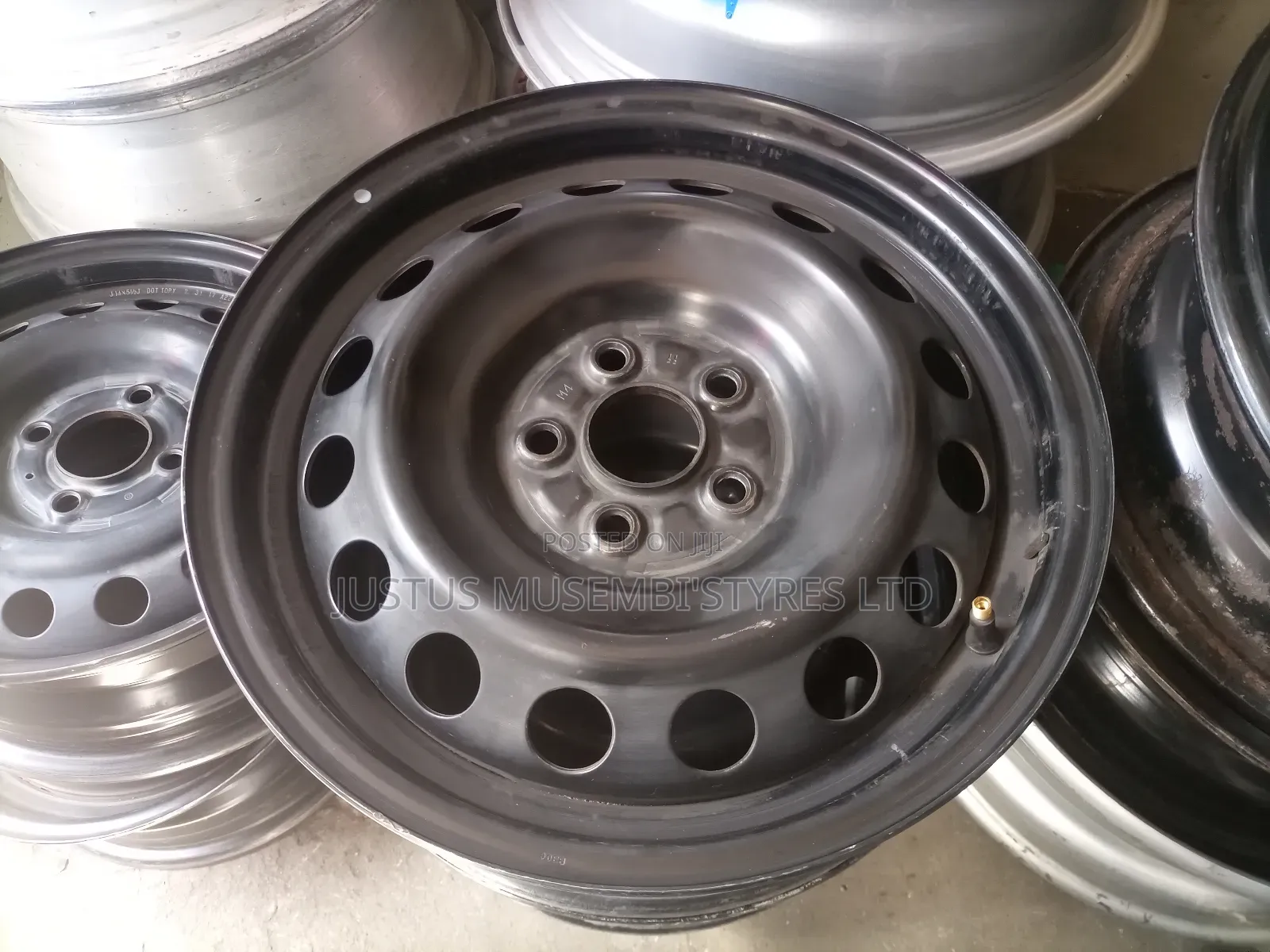 Voxy Metallic Rims Size 15