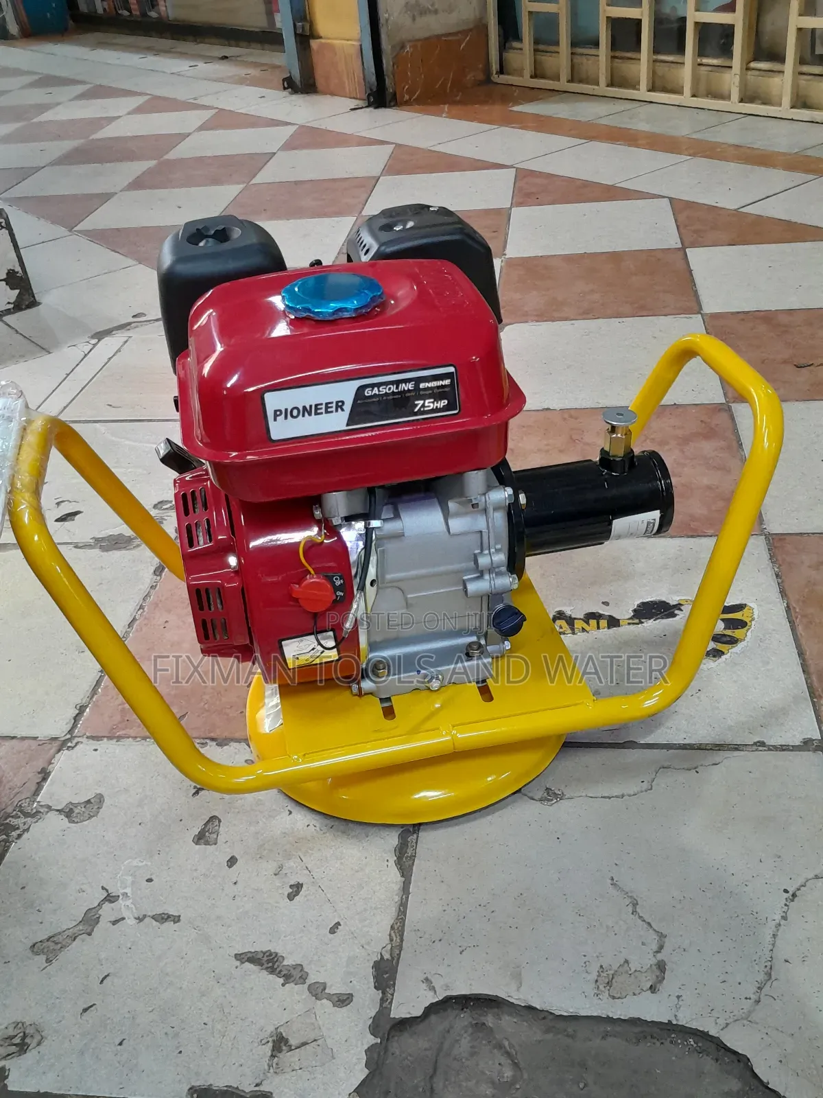 Pioneer Concrete Vibrator + Poker 7.5 Hp