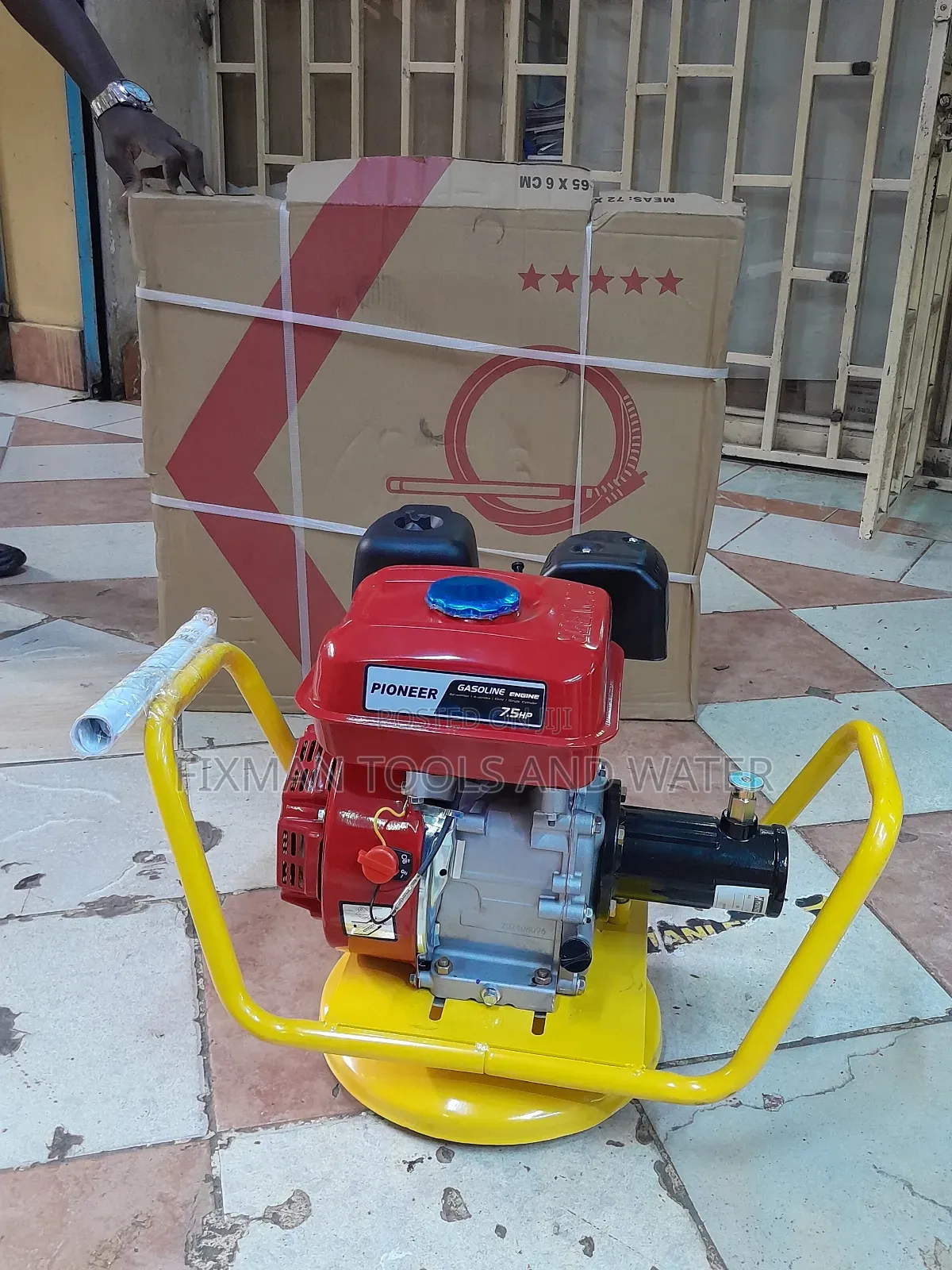 New Pioneer Concrete Vibrator 7.5hp With Poker