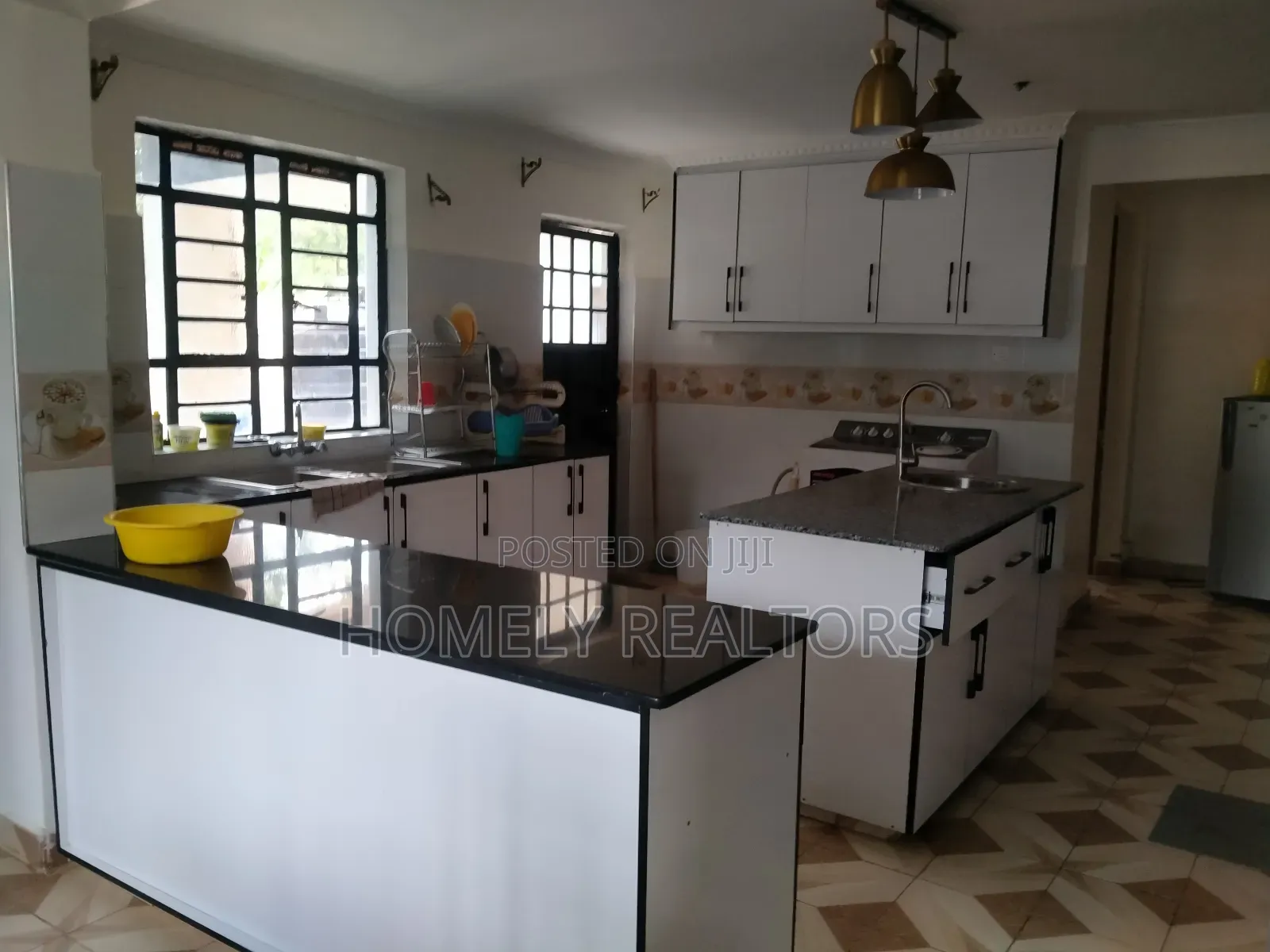 6bdrm Maisonette in Ngong Bondeni Area for sale