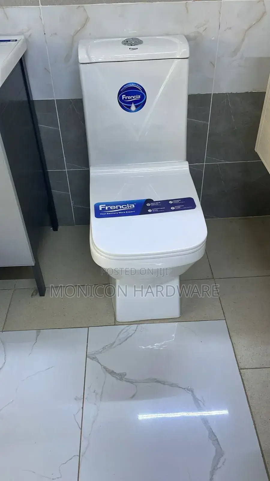One Body Toilet Seat With Cistern