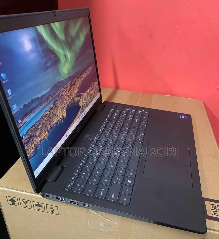 New Laptop Dell Latitude 3520 8GB Intel Core I7 SSD 256GB