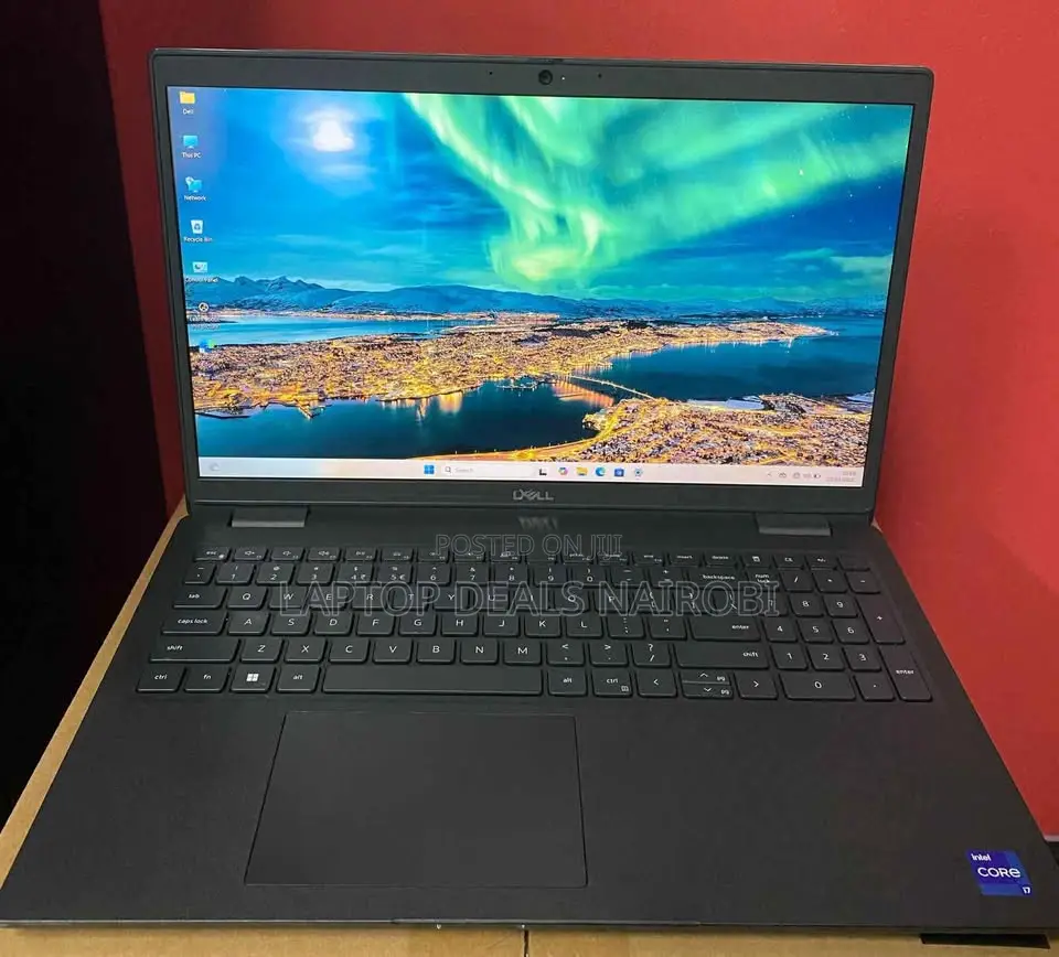 New Laptop Dell Latitude 3520 8GB Intel Core I7 SSD 256GB