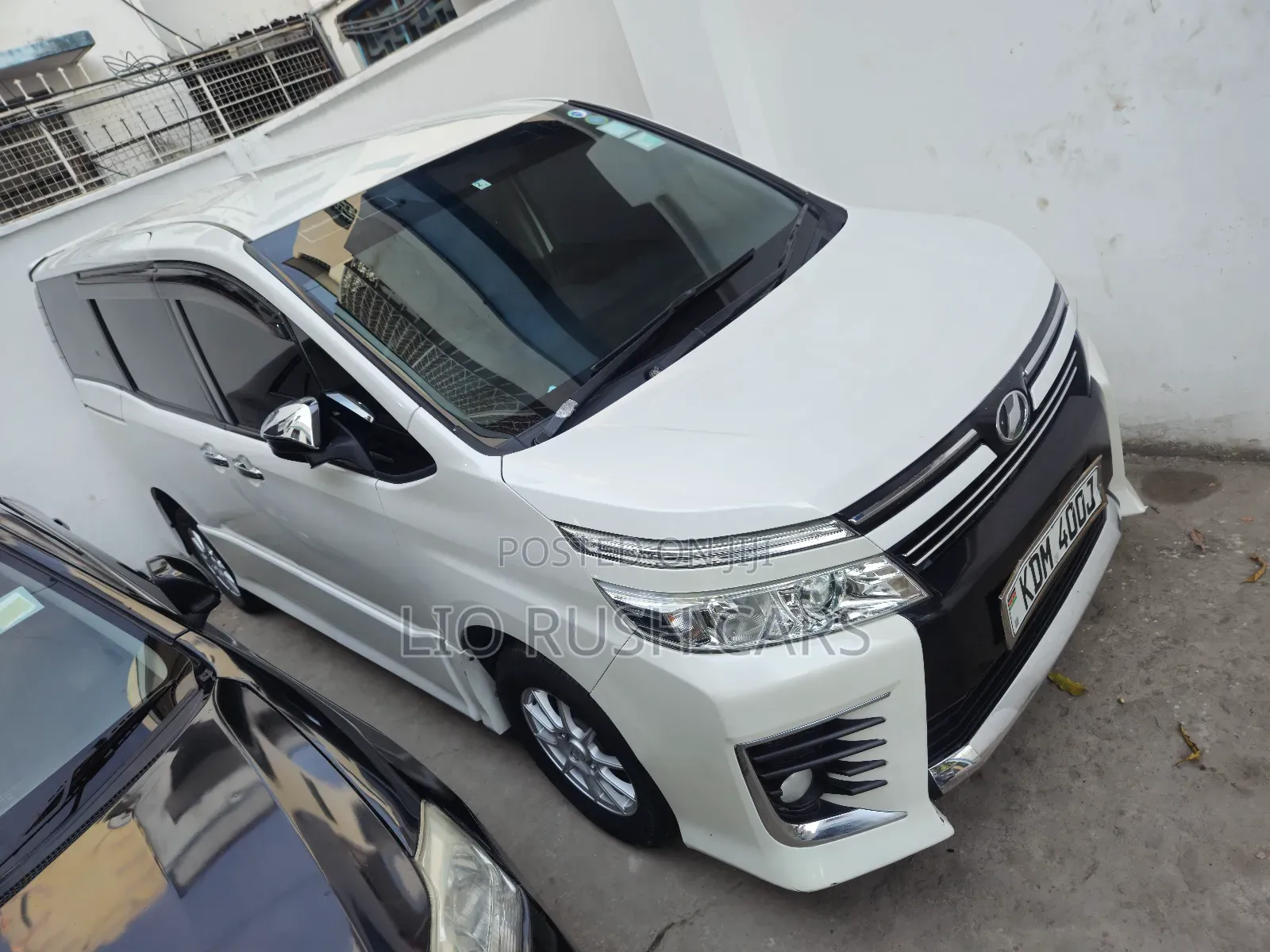 Toyota Noah 2015 White