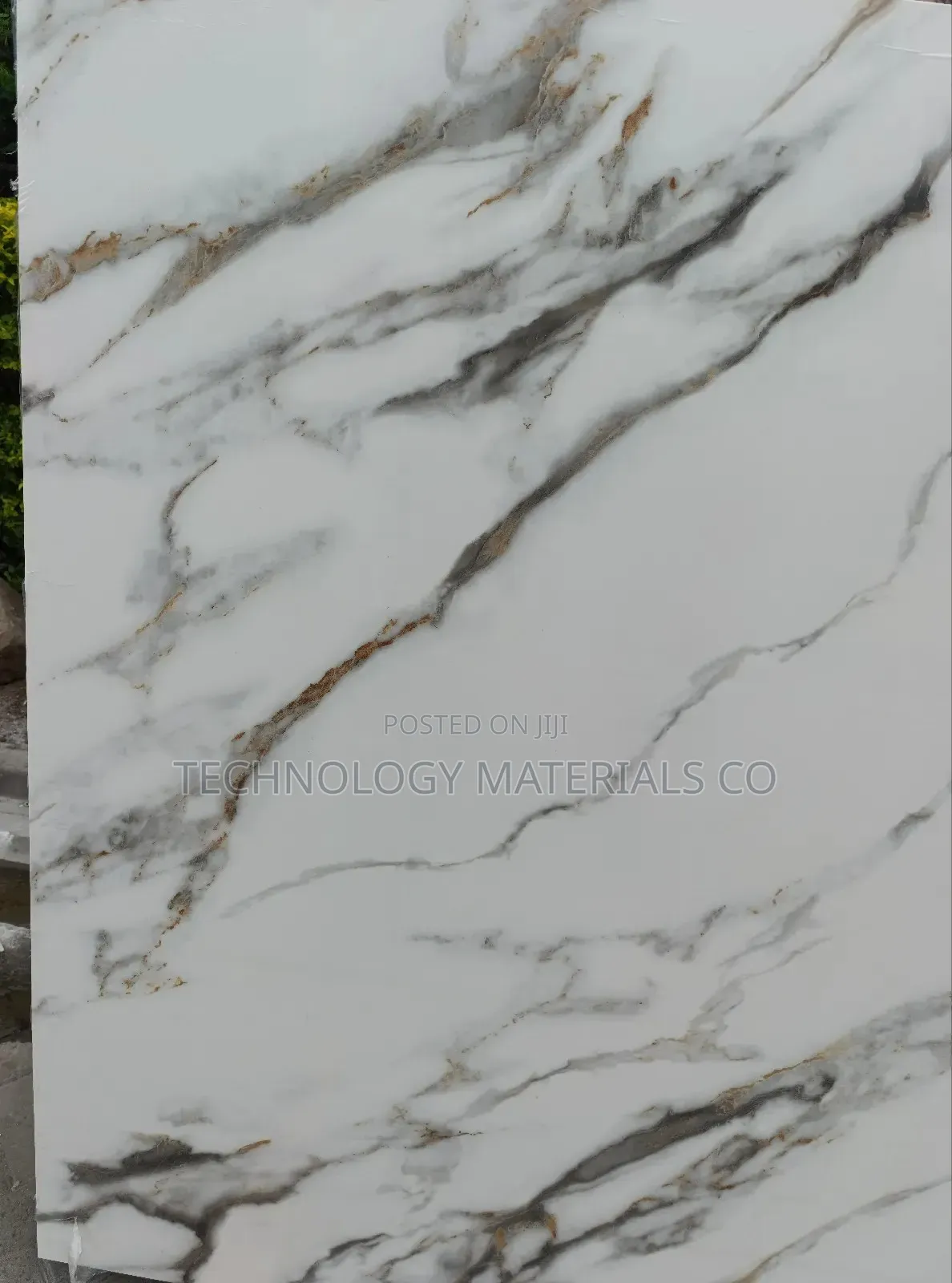 Calacatta Gold Sintered Stone(10.5ft * 5.2ft * 15mm)