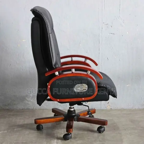 Office Chairs: Reclining Directors Chair With Wooden Armrest