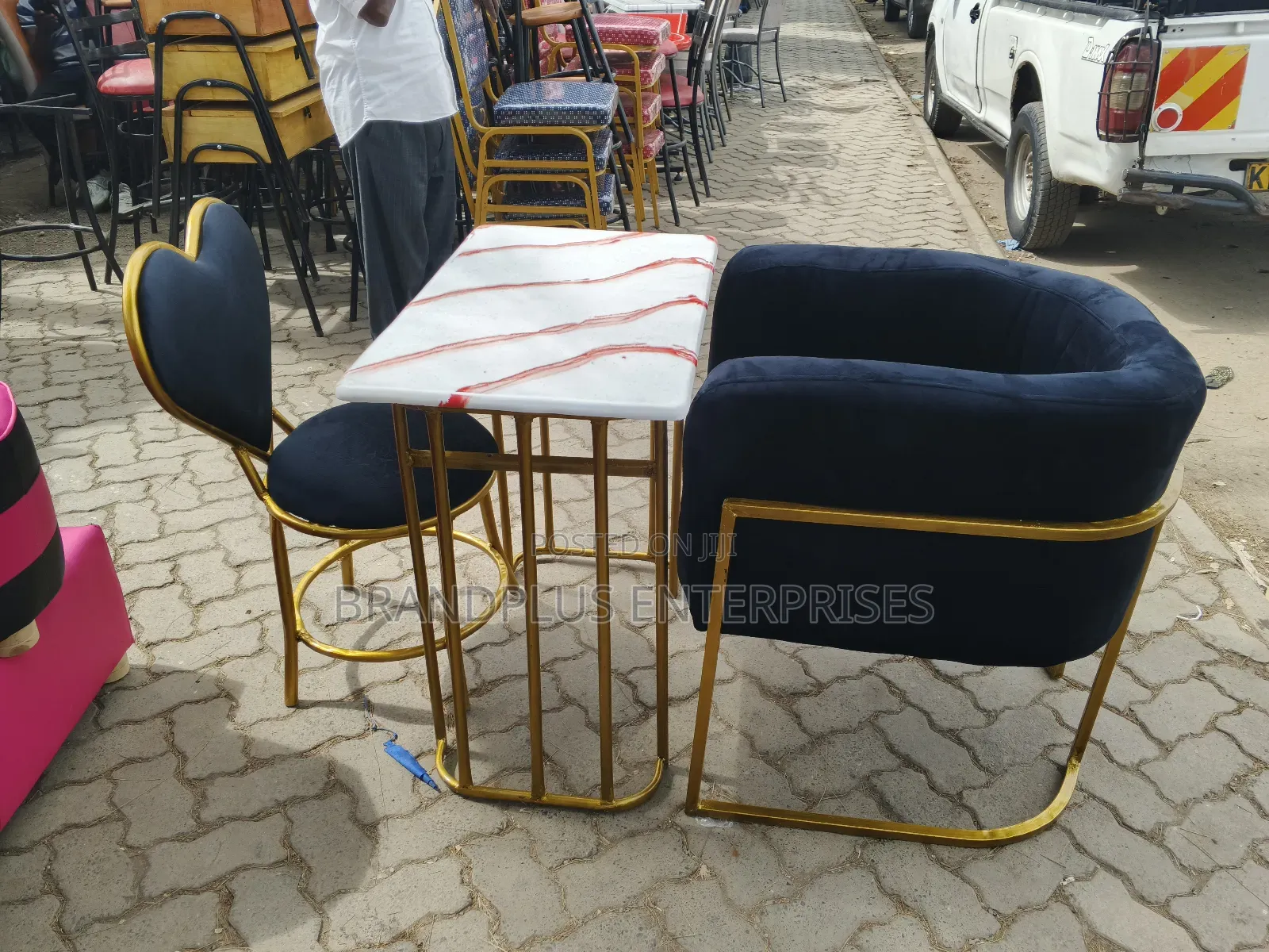 Manicure Table Set With Seats