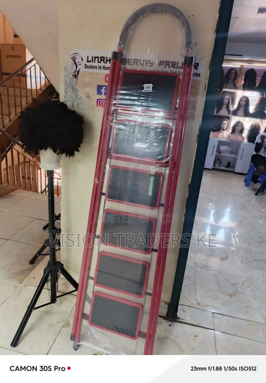 Durable and Strong Aluminum 6 Steps Ladder