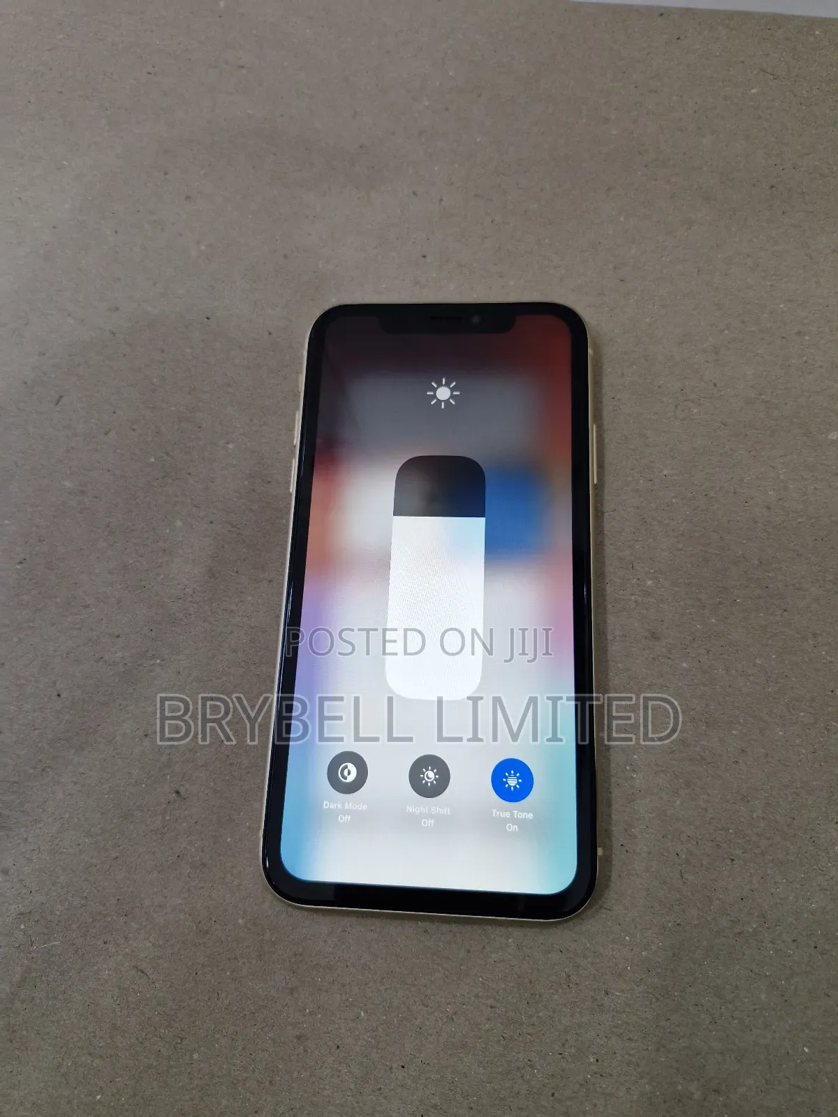 Apple iPhone XR 64 GB Yellow