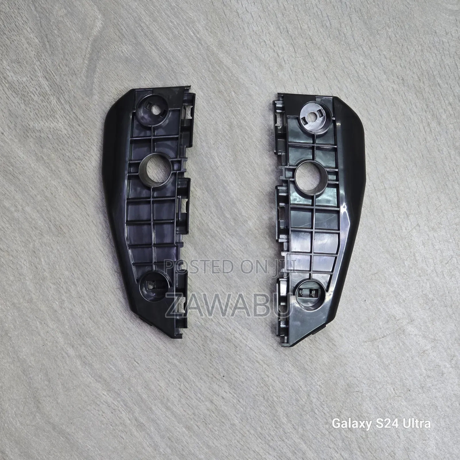 Bumper Slide/Bracket Auris E150 06-12