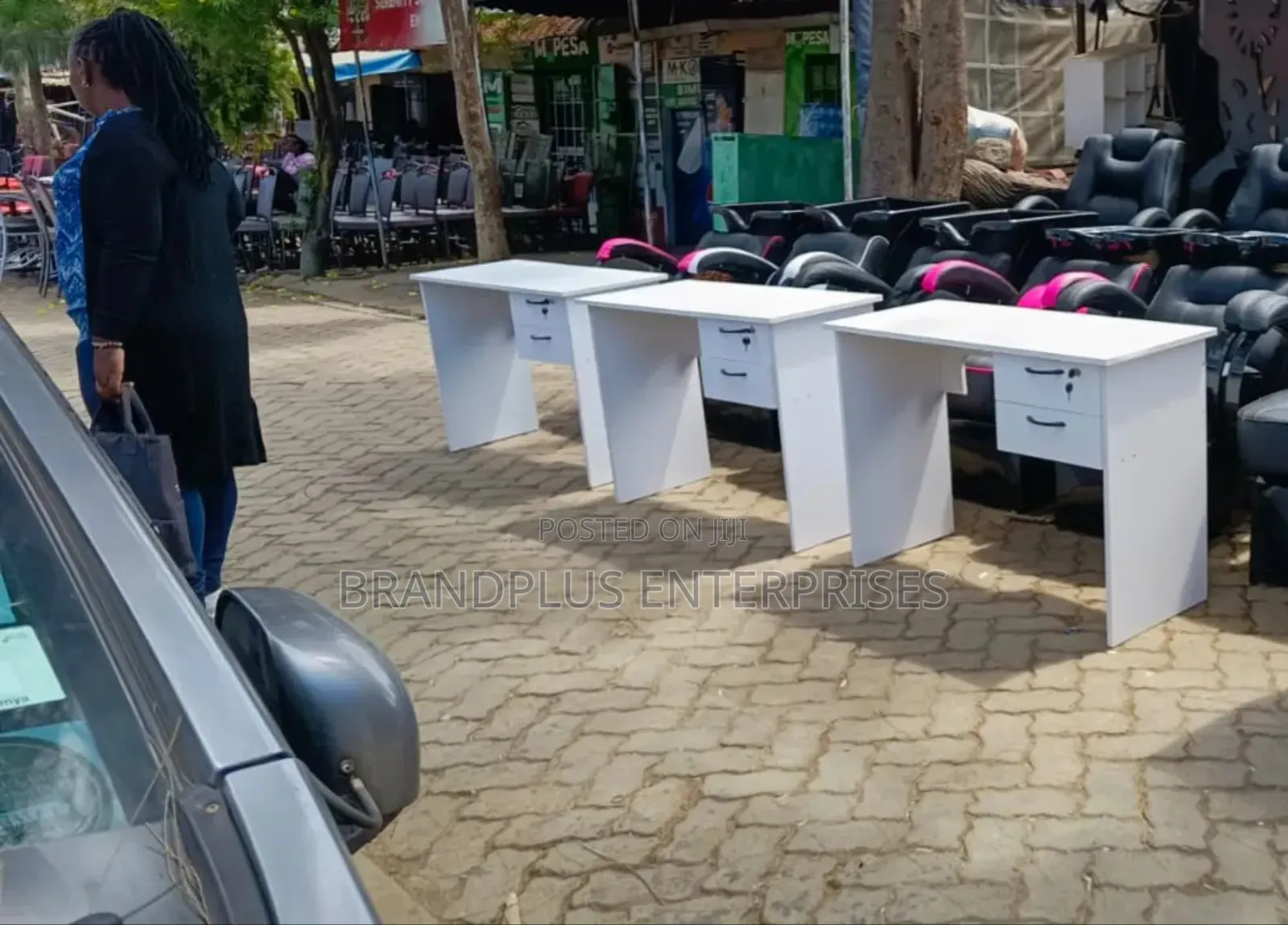 Manicure Table