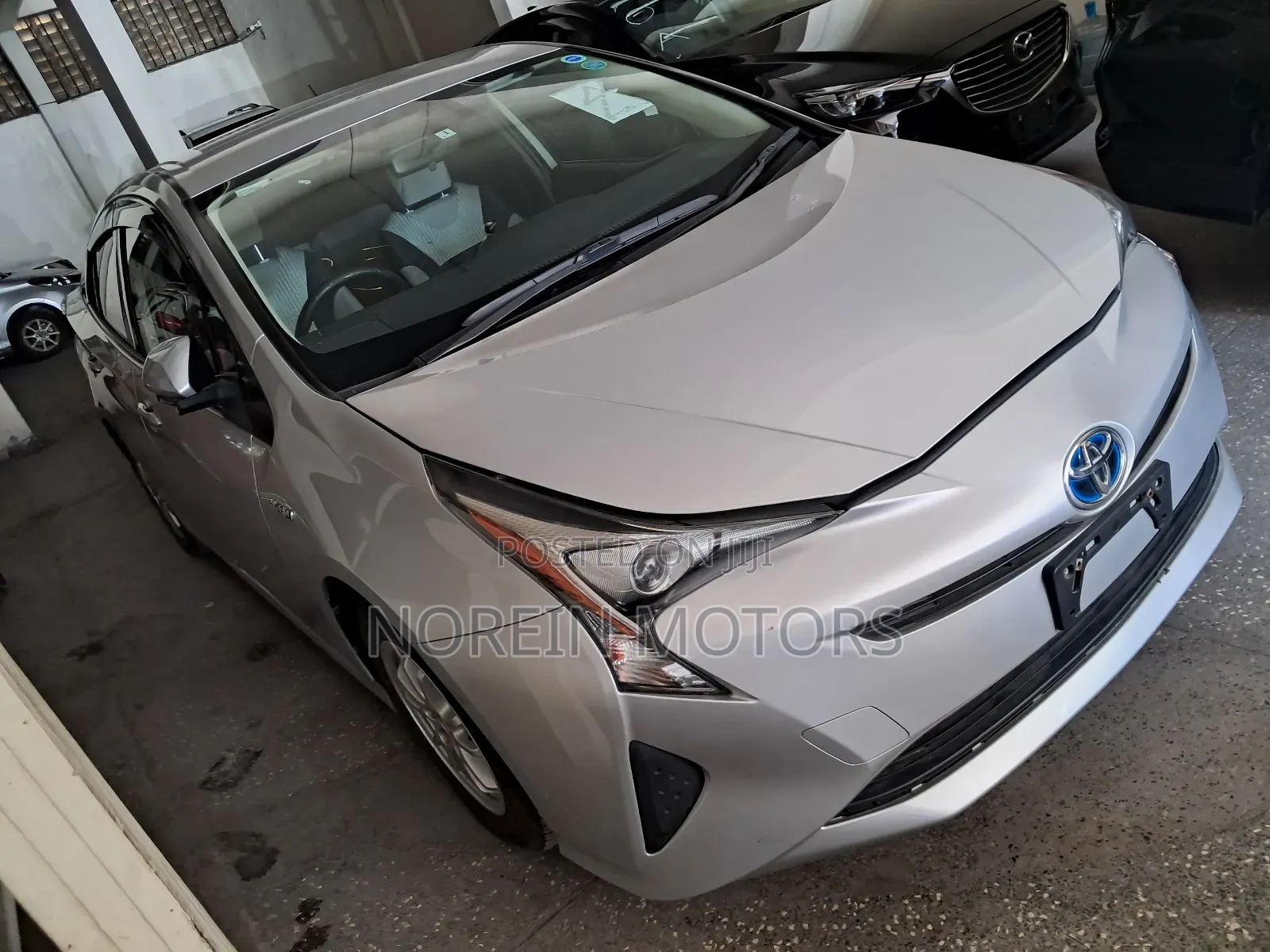 Toyota Prius 2018 Silver