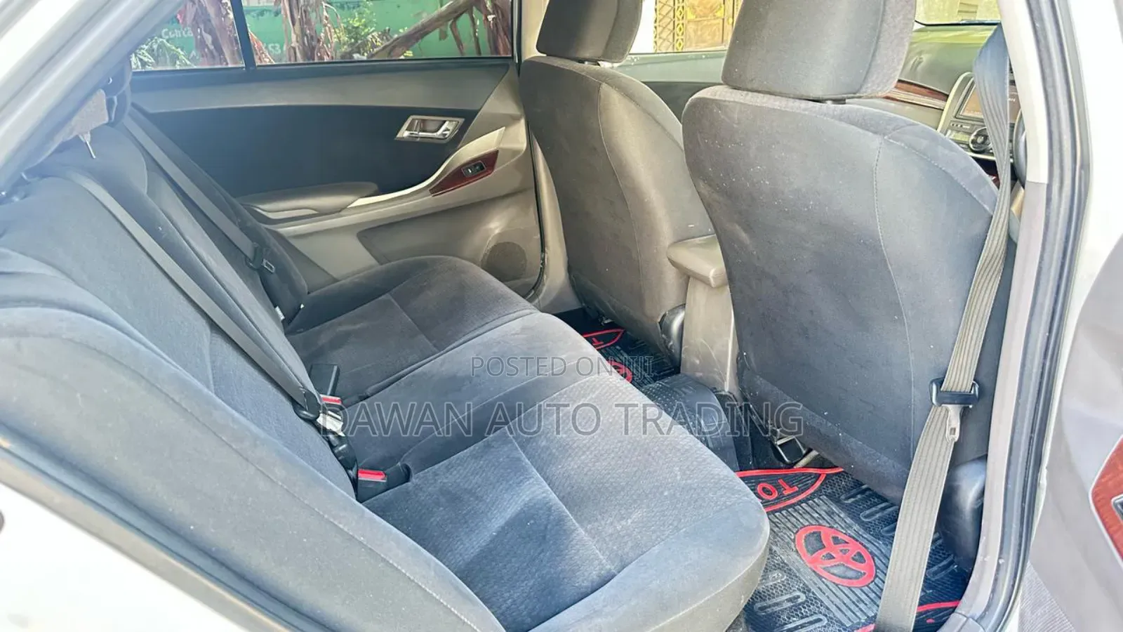 Toyota Premio 1.8 FWD 2016 Silver