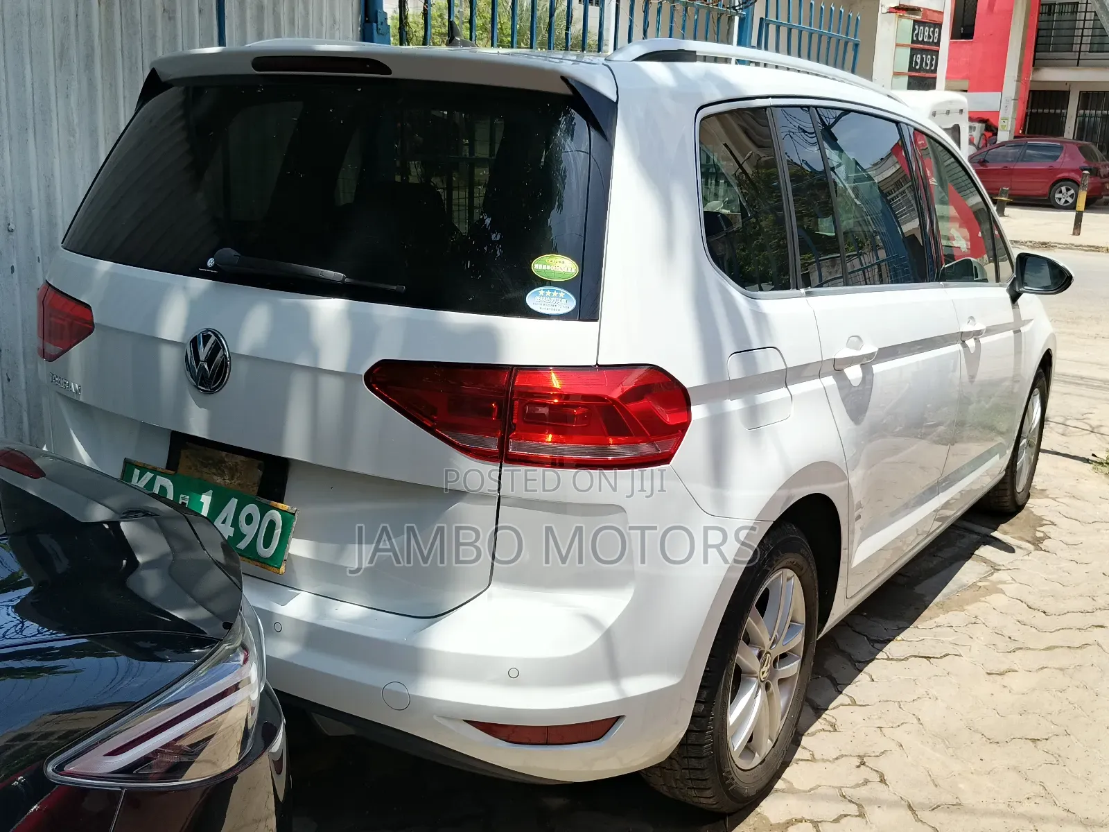 Volkswagen Touran 2018 White