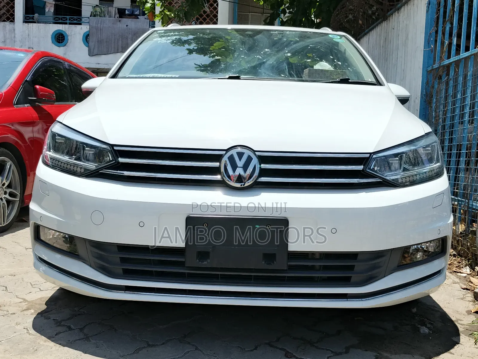Volkswagen Touran 2018 White
