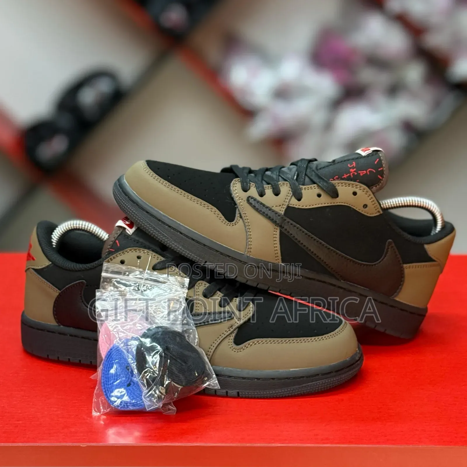 Air Jordan 1 Travis Sneakers