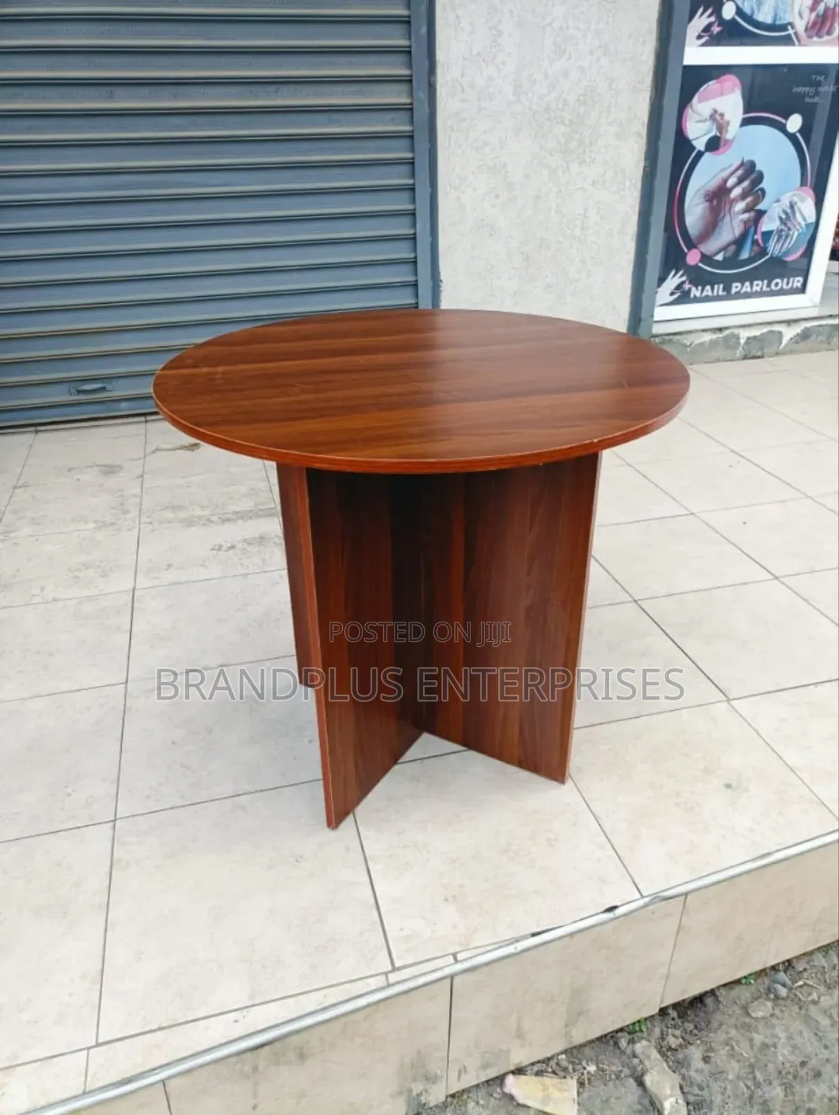 Round Table/Conference Table