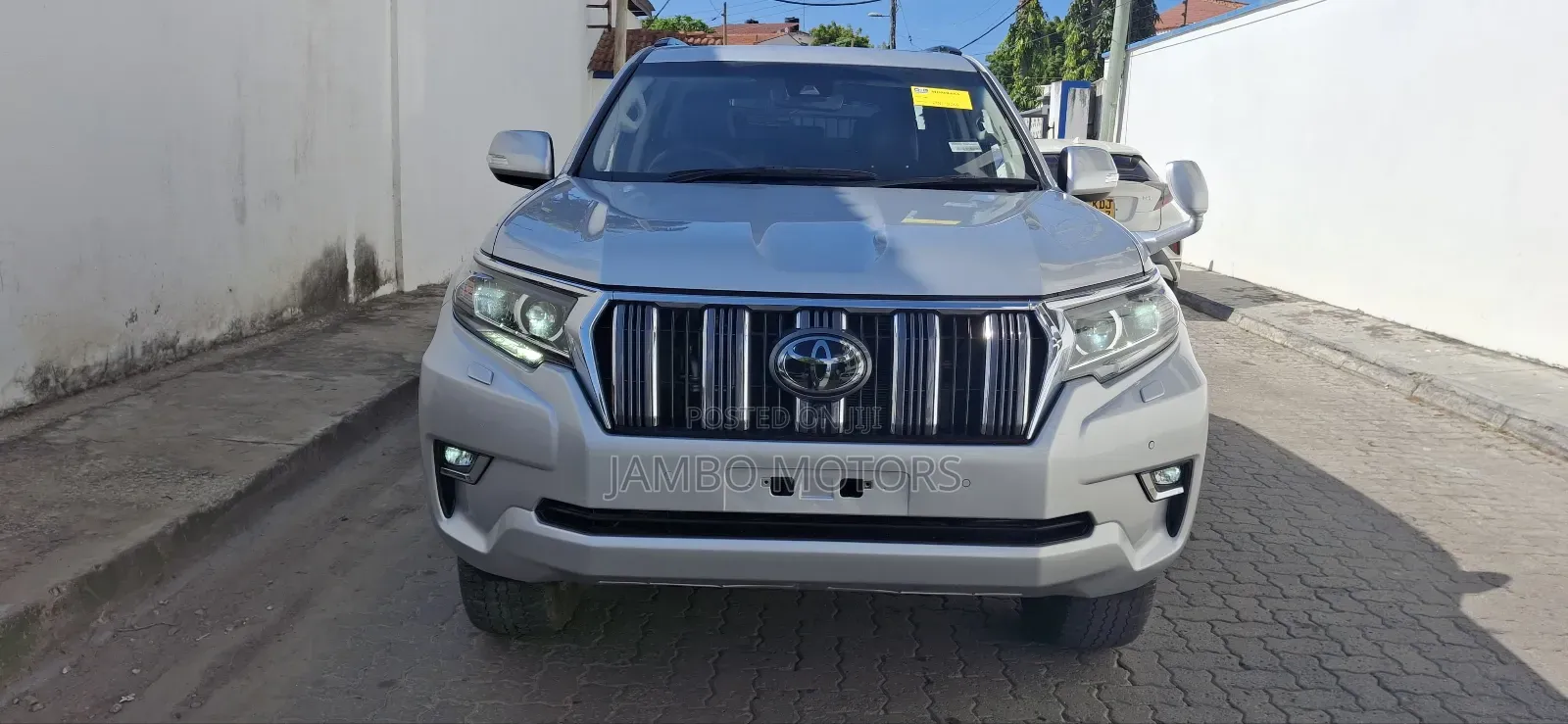 Toyota Land Cruiser Prado 2022 Silver