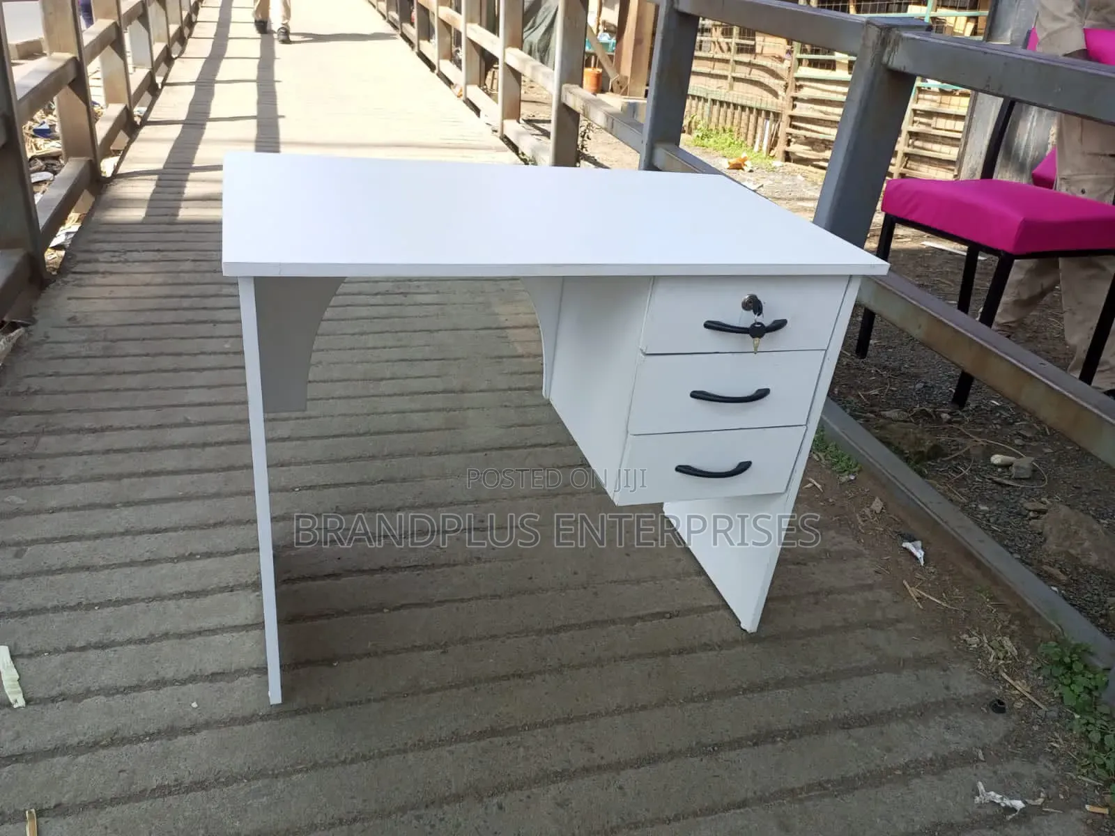 Manicure Table
