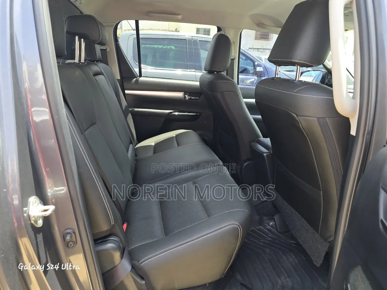 Toyota Hilux 2019 Gray