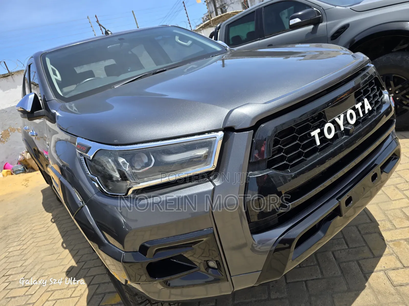 Toyota Hilux 2019 Gray