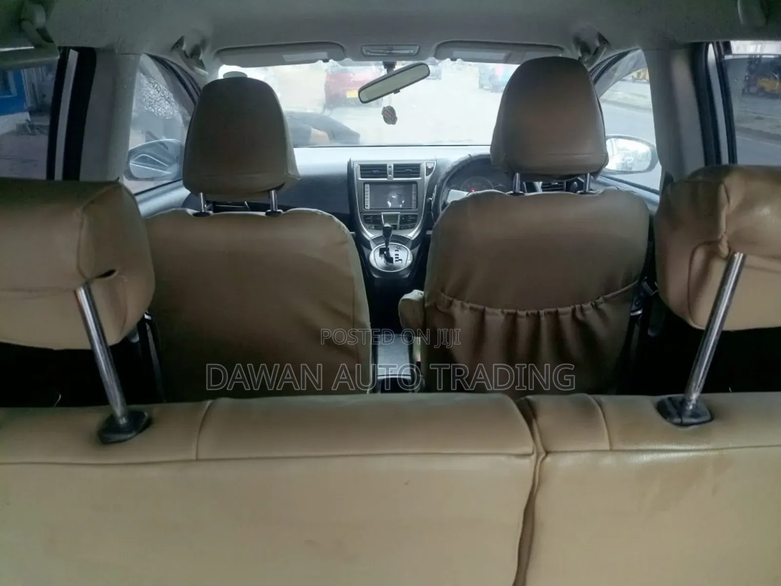 Toyota Ractis 2012 Silver
