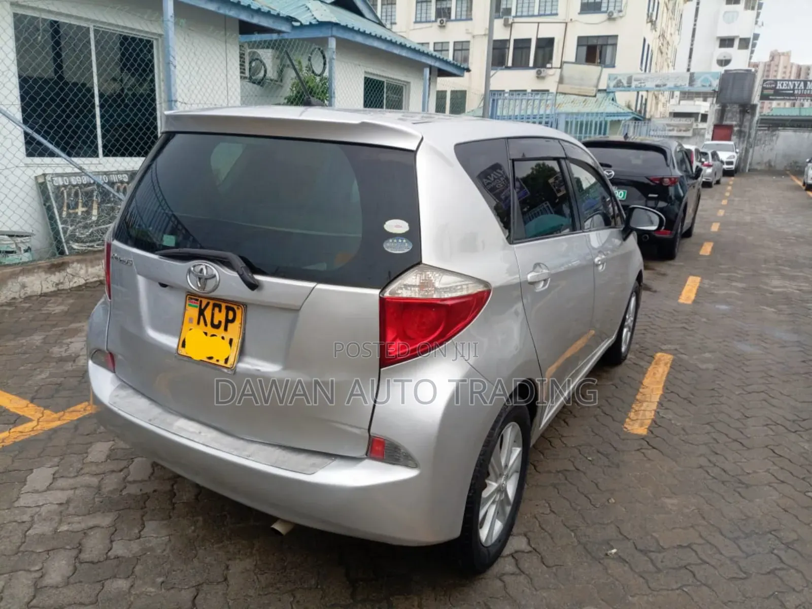 Toyota Ractis 2012 Silver