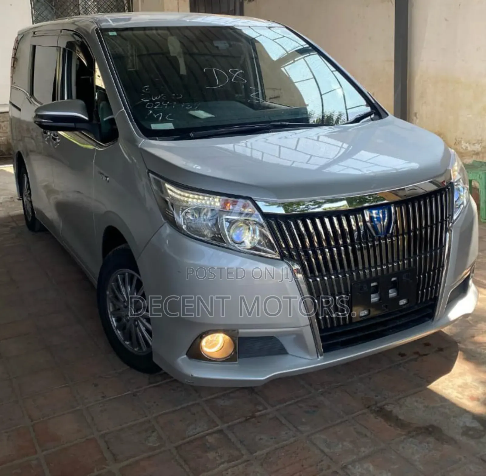 Toyota Esquire 2.0 FWD (7 seater) 2018 Silver