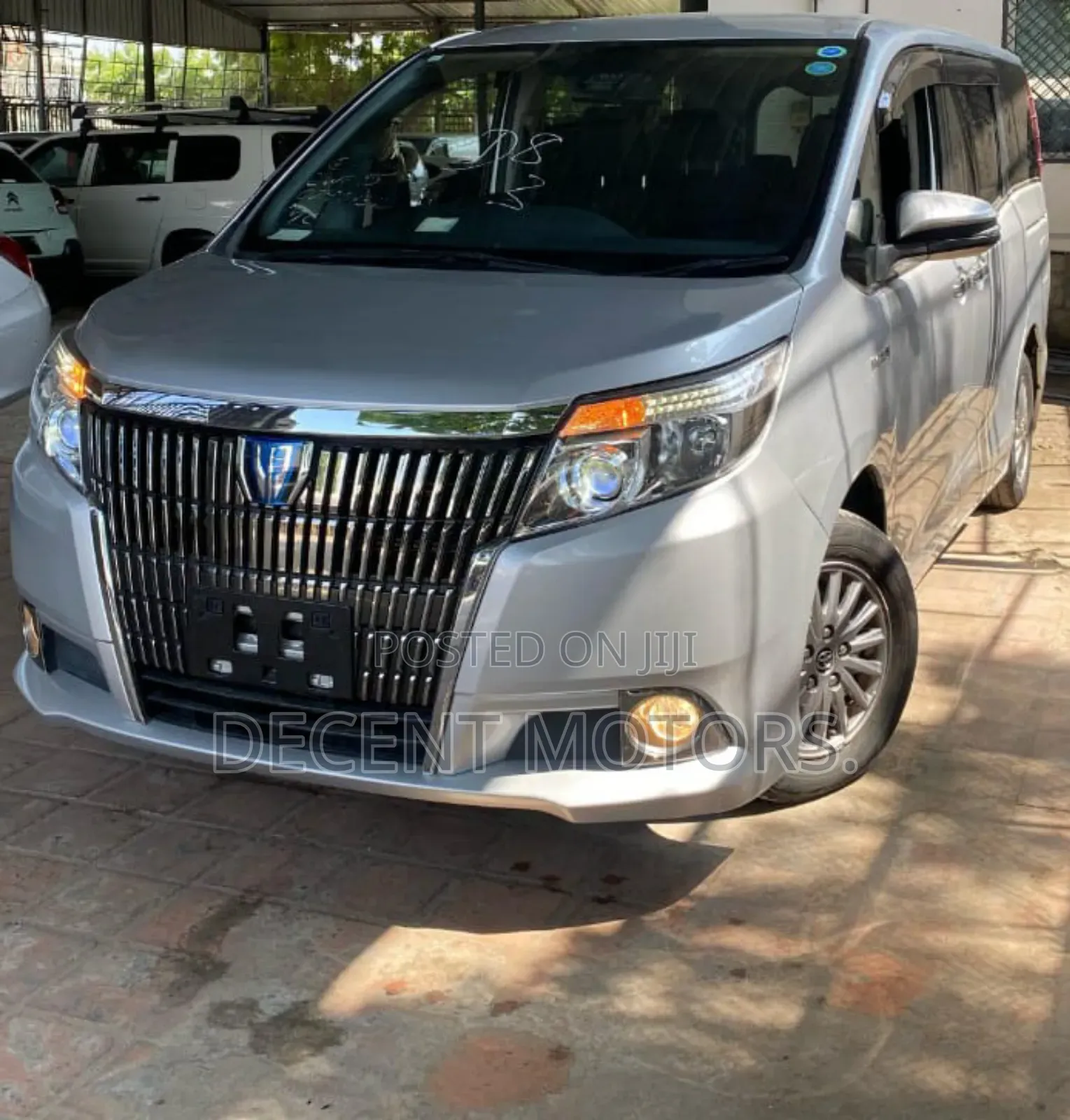 Toyota Esquire 2.0 FWD (7 seater) 2018 Silver