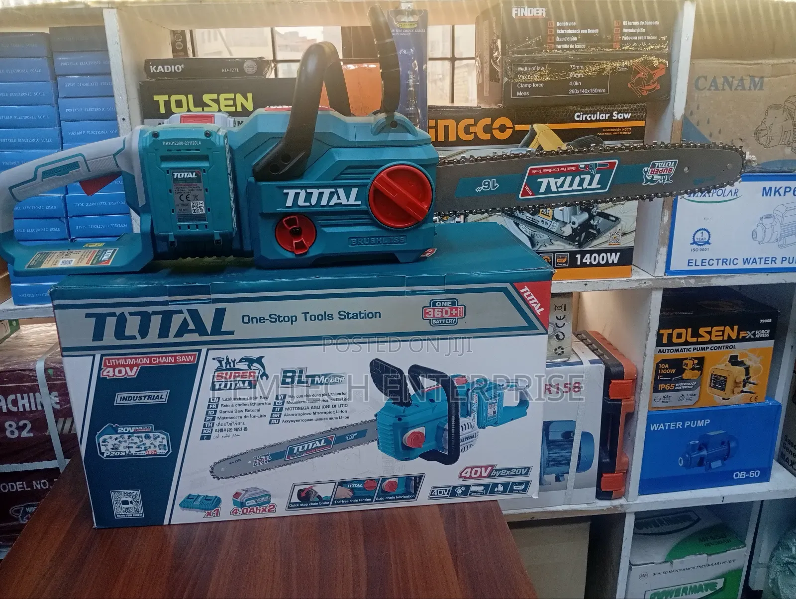 Total Li-Ion 40v Chain Saw (With 2 X Batteries Charger)