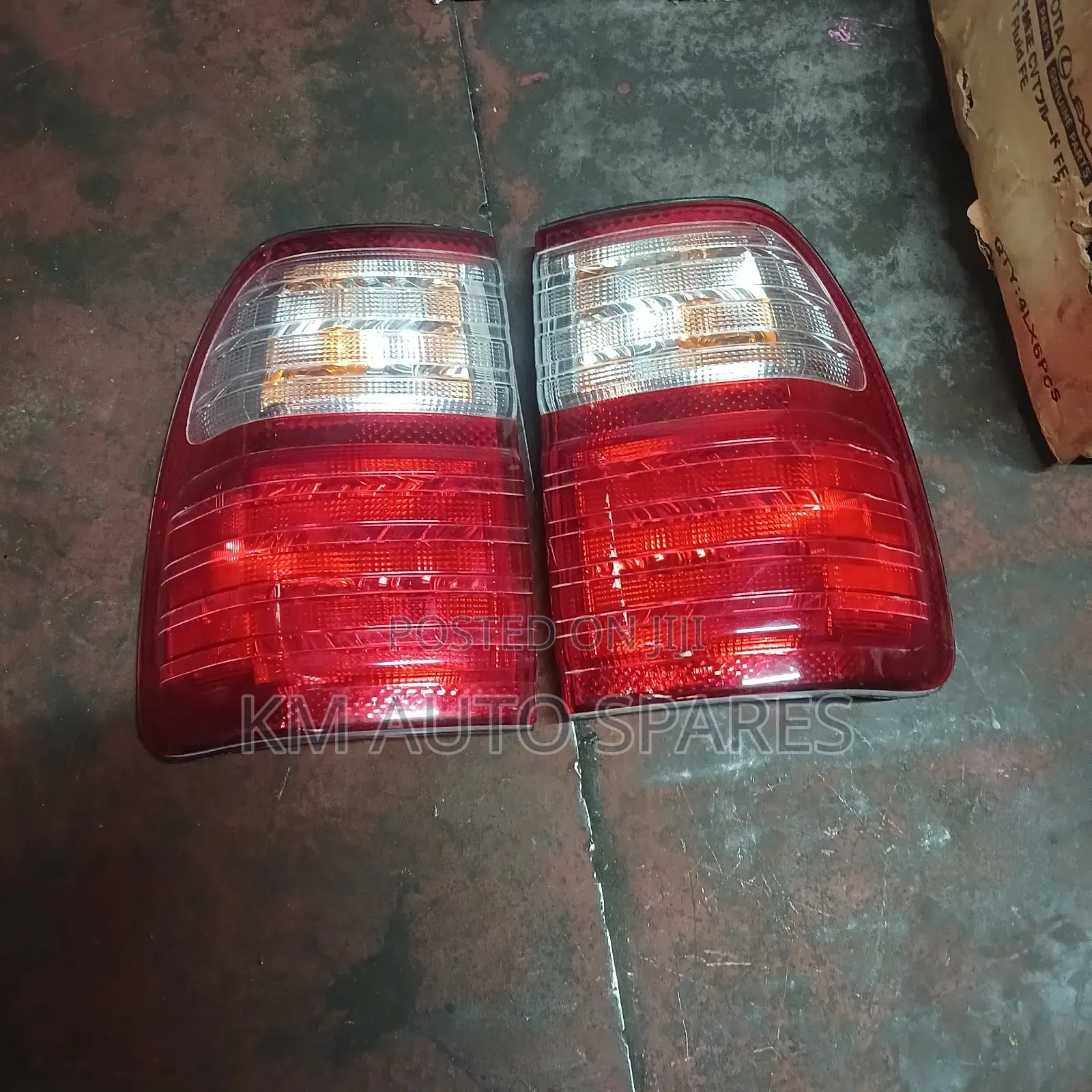 Toyota Land Cruiser 100 Series Tail Light.